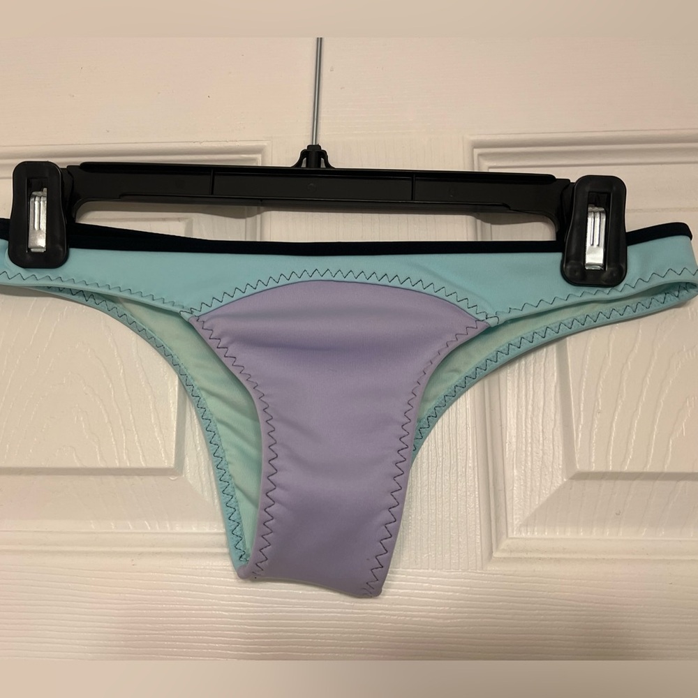 NWOT XS Victoria's Secret Itsy Bikini Bottoms in Aqua & Lavender